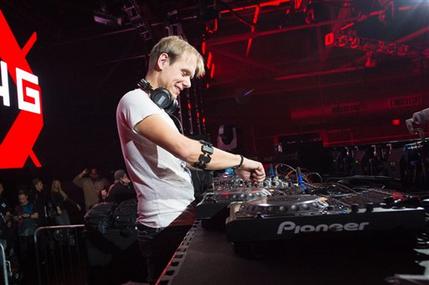 Armin_ Van _Buuren1-AP.jpg