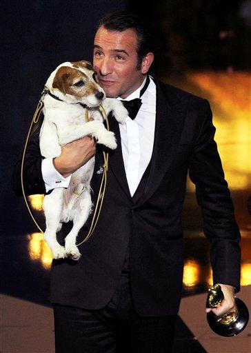 Jean Dujardin y Uggi 1-AP-The Artist.jpg