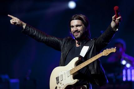 Juanes-Teatro RealMadrid1-AP.jpg